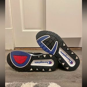 Men's Champion Size 9 Shoes, WORN LESS THAN 10 TIMES, CLEANED AND STILL LIKE NEW